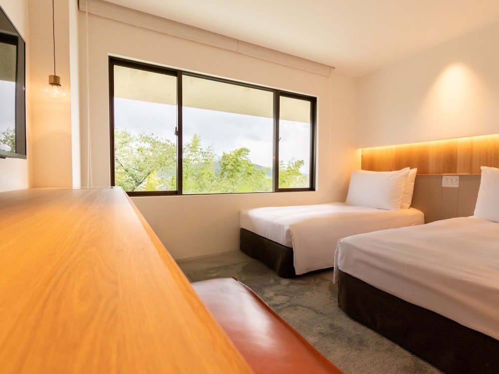 AREA F, TWIN BEDS