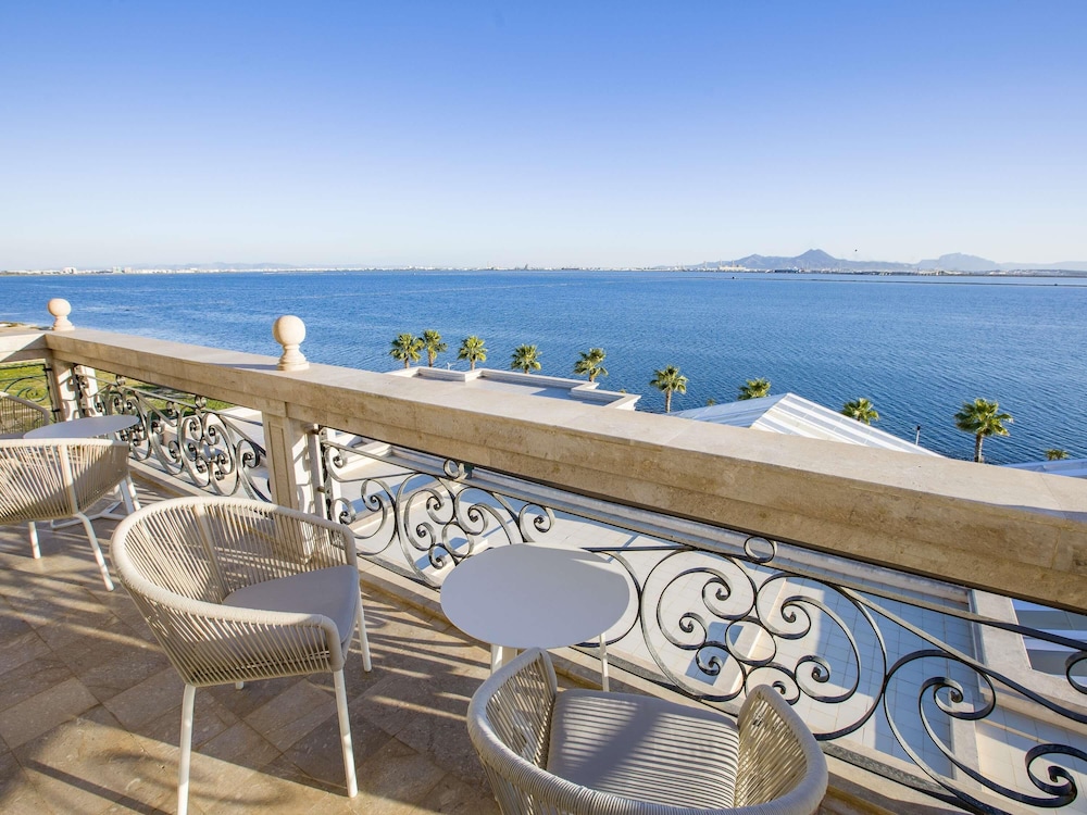 Movenpick Hotel du Lac Tunis 70/72
