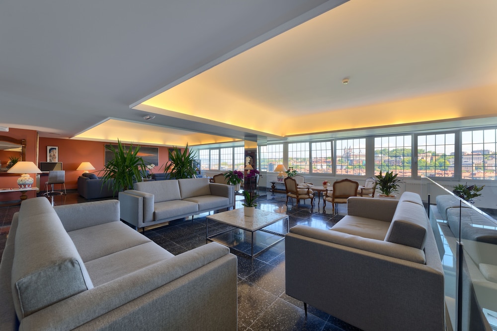 Hotel Avenida 44/62