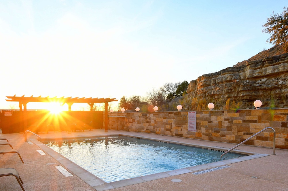 Baymont Inn & Suites by Wyndham Glen Rose 1/46