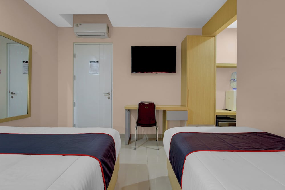 Hotel O near Taman Sriwedari formerly Indria Inn 14/42