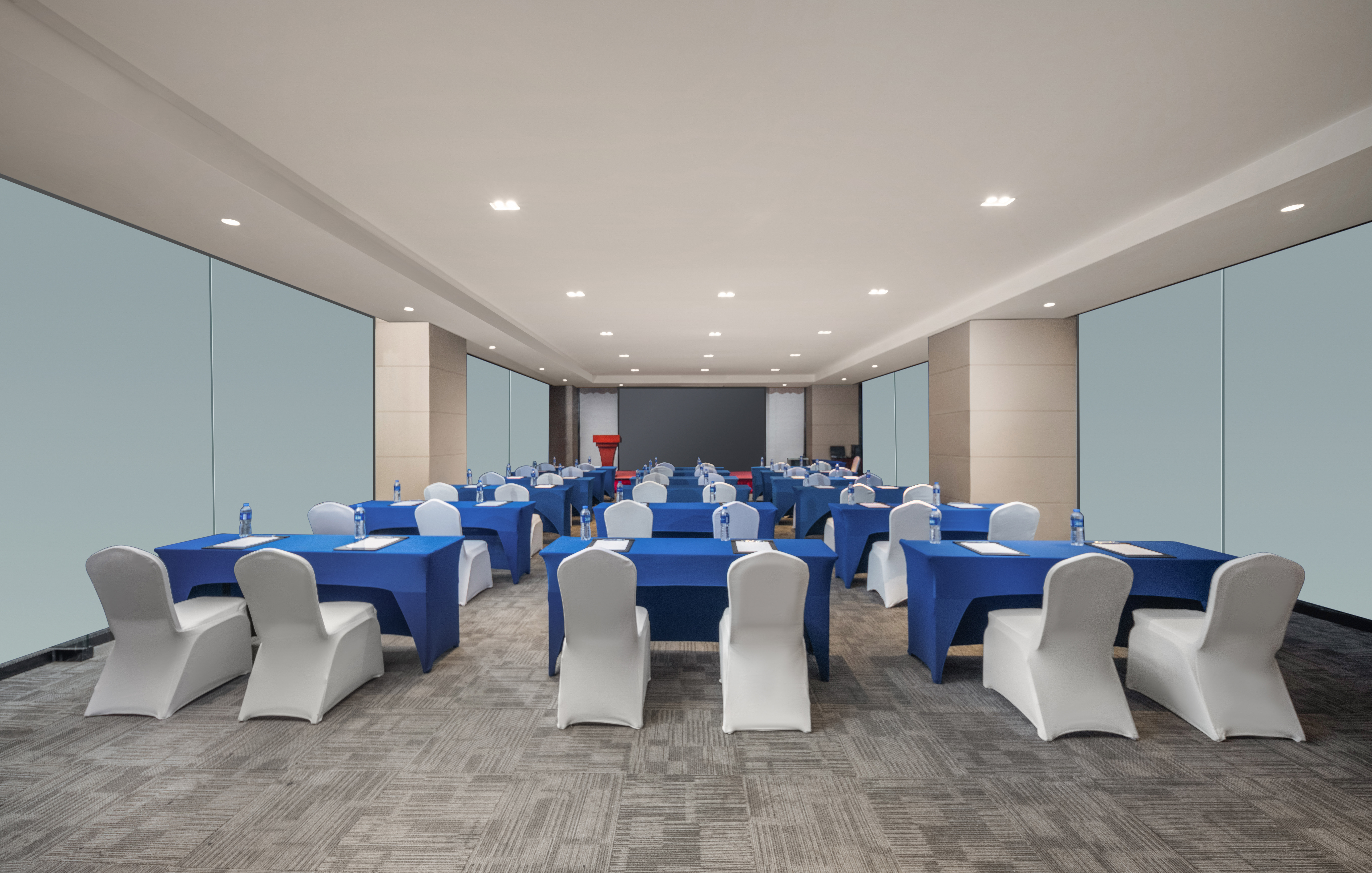HOLIDAY INN EXPRESS SHANGHAI PUJIANG 36/43