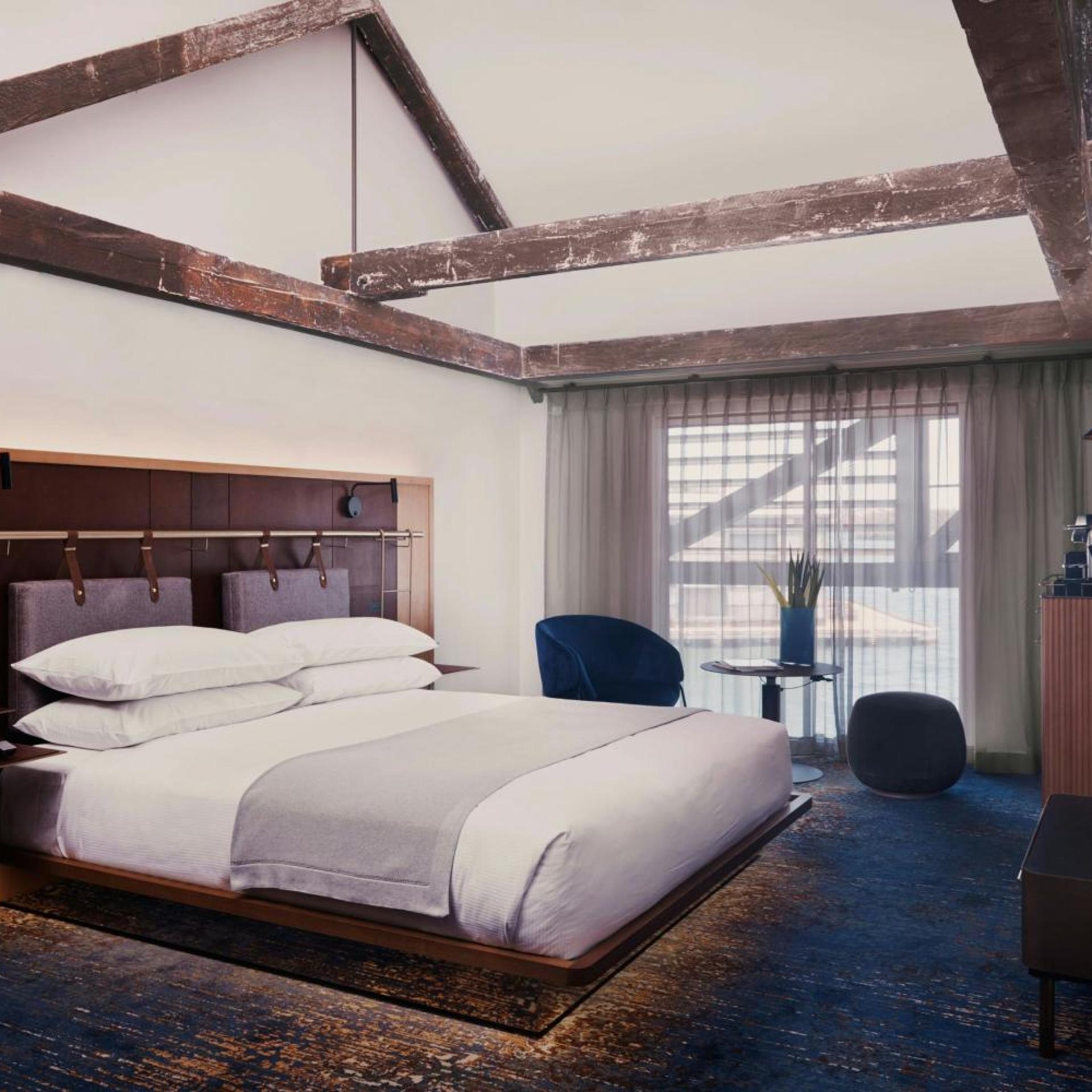 Heritage, King Bed