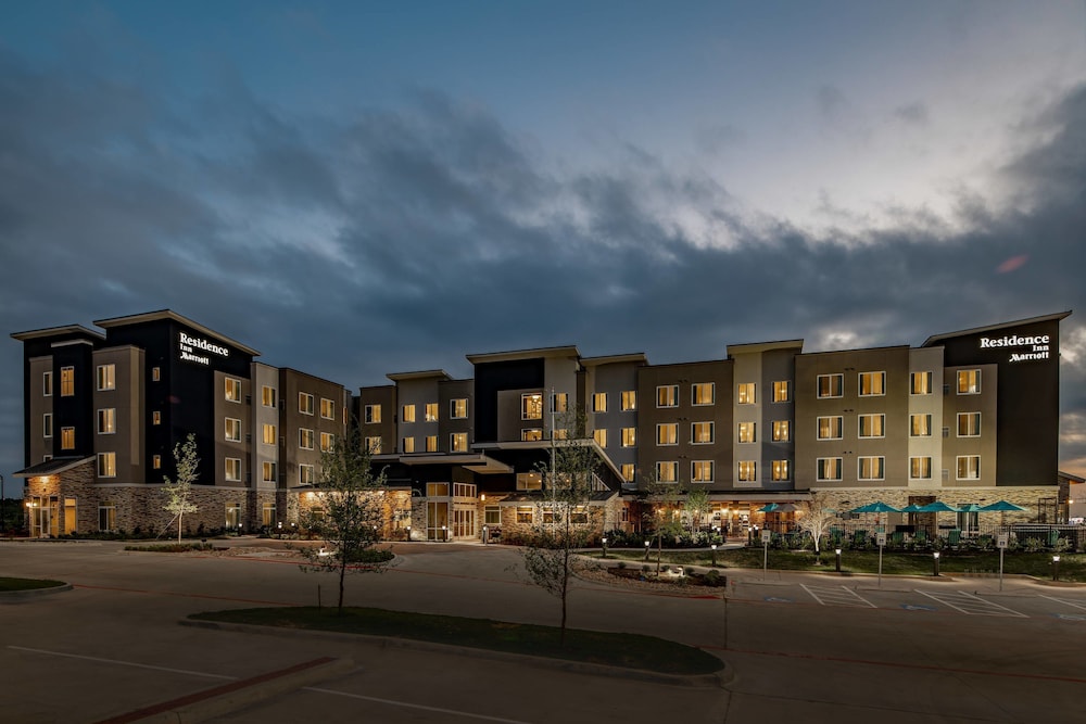 Residence Inn By Marriott Dallas At The Canyon 7/53