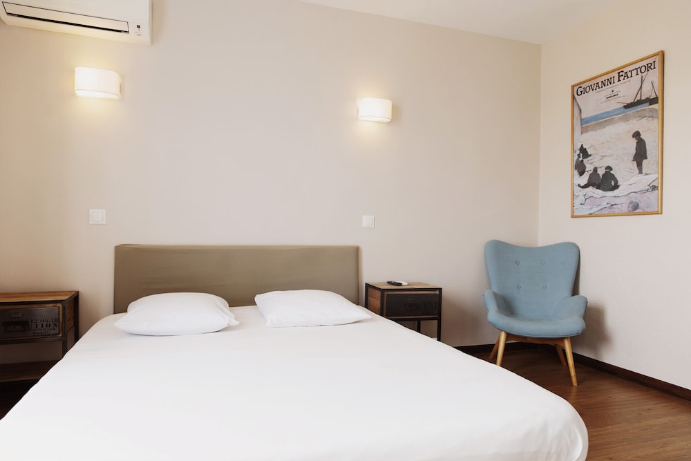 Coq Hotel 19/50