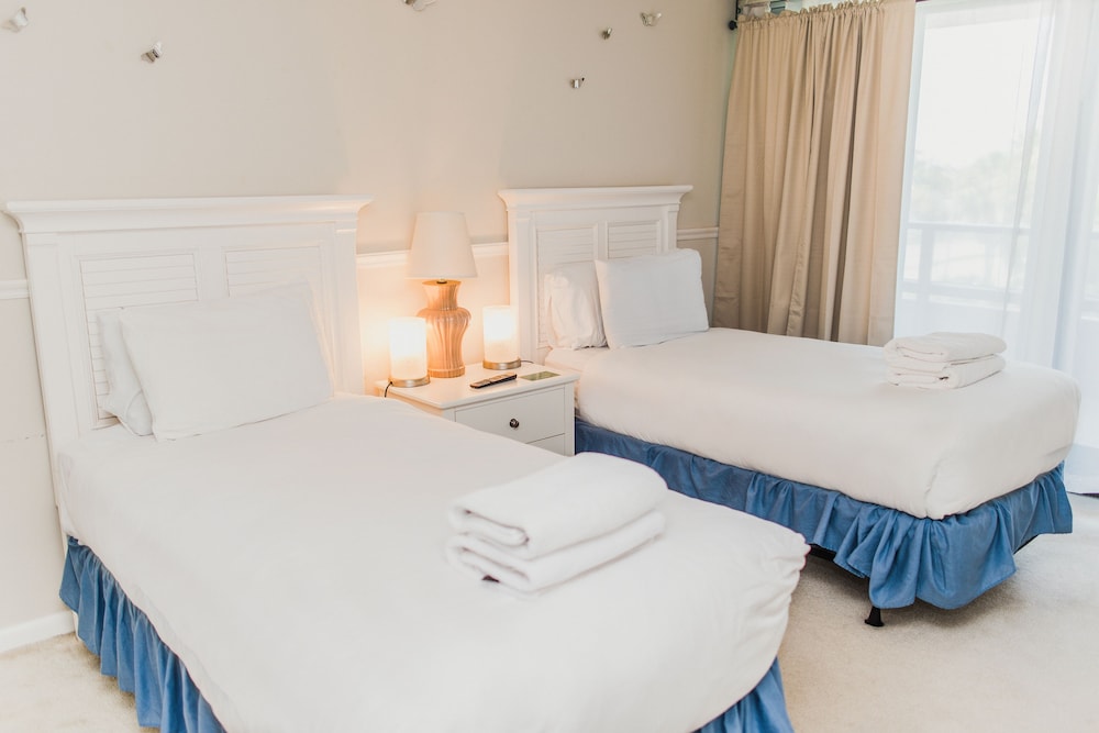 The Alexander All Suite Oceanfront Resort 43/50