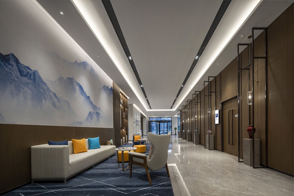 Holiday Inn Express Jingdezhen Ancient Town 34/45