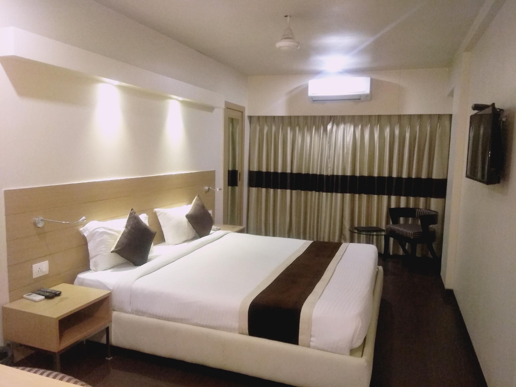 Deluxe, Queen Bed
