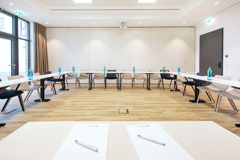 LOGINN Hotel Berlin Airport 48/59