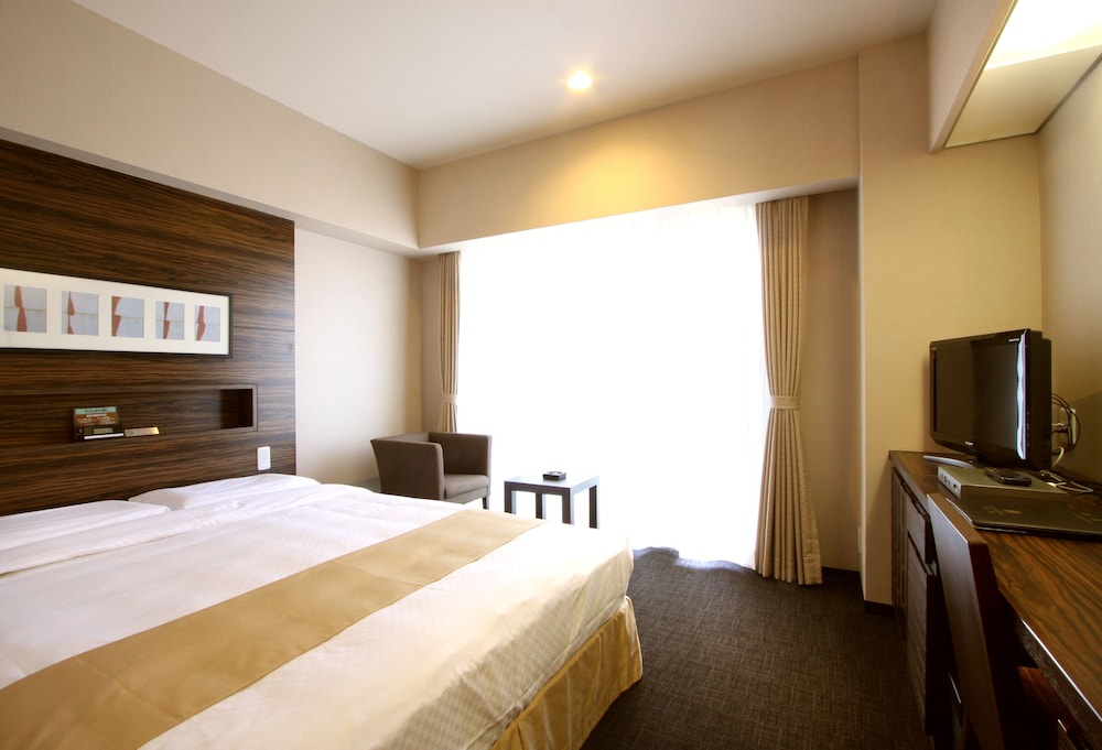 INTERNATIONAL HOTEL UBE 7/49