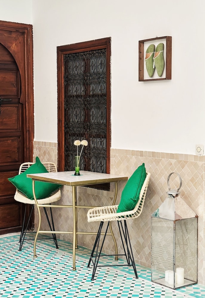 Riad 107 37/50