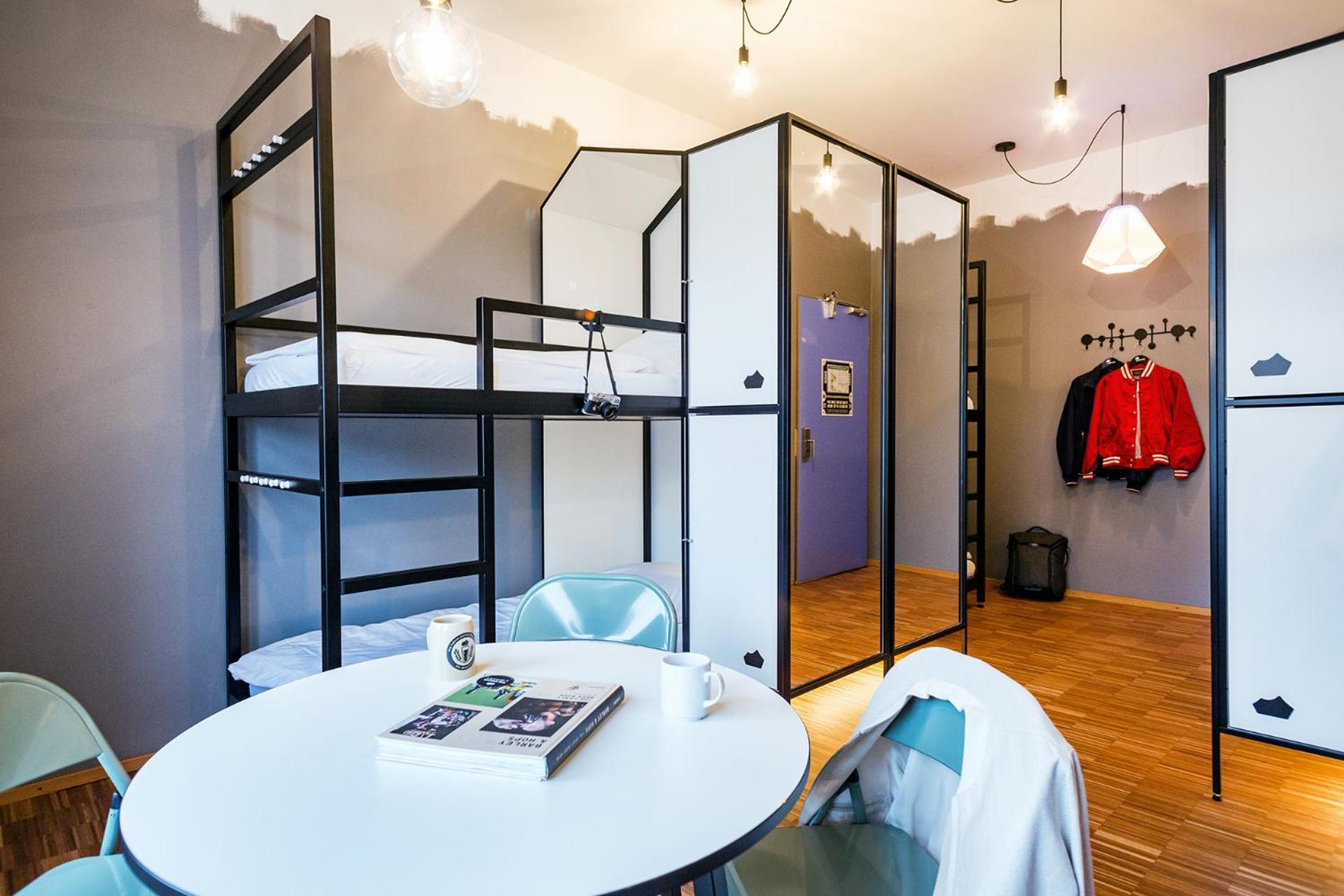 Bed in Shared 6 Bed Dormitory، The Circus Hostel 3/6