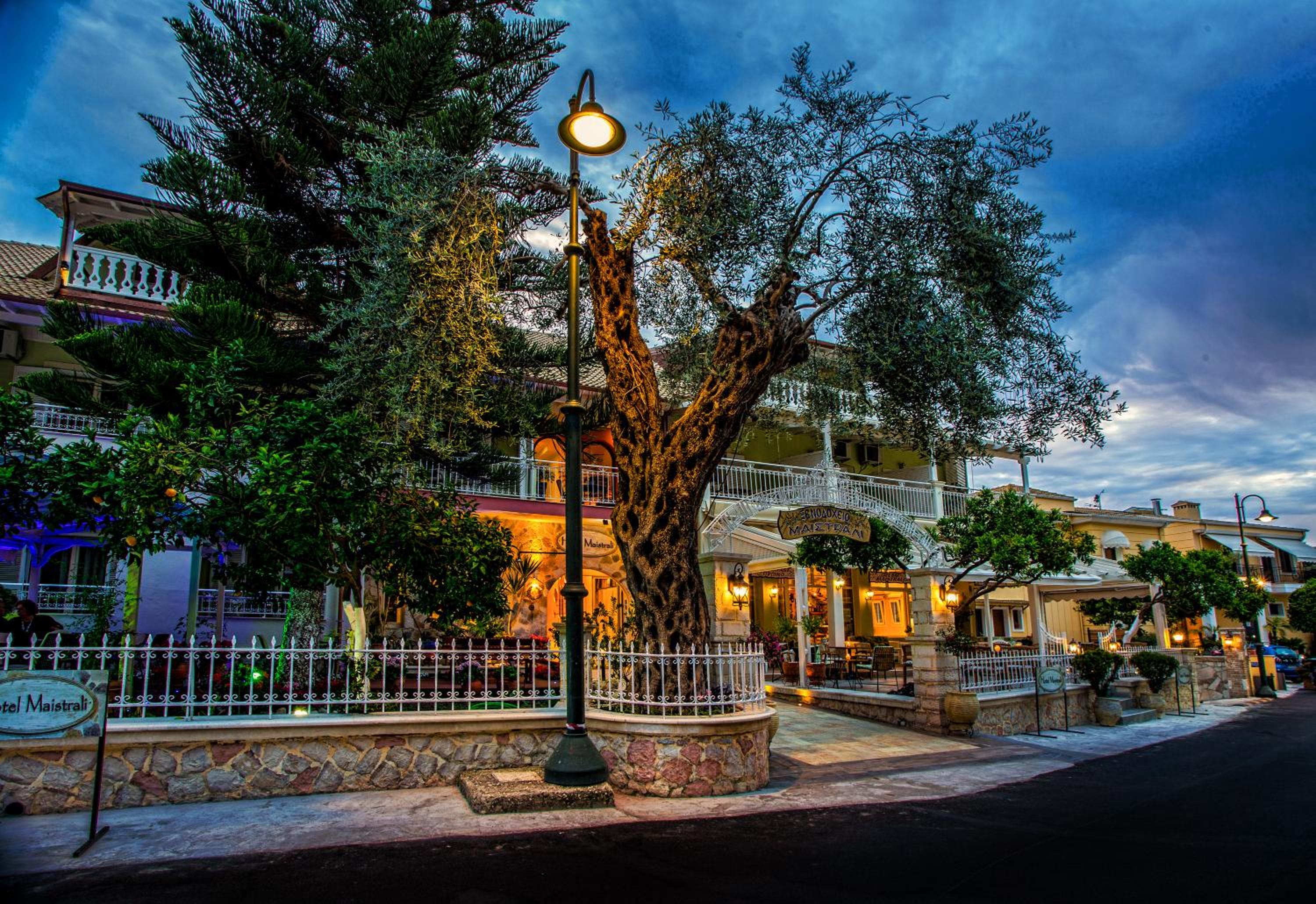 Maistrali Hotel 42/52