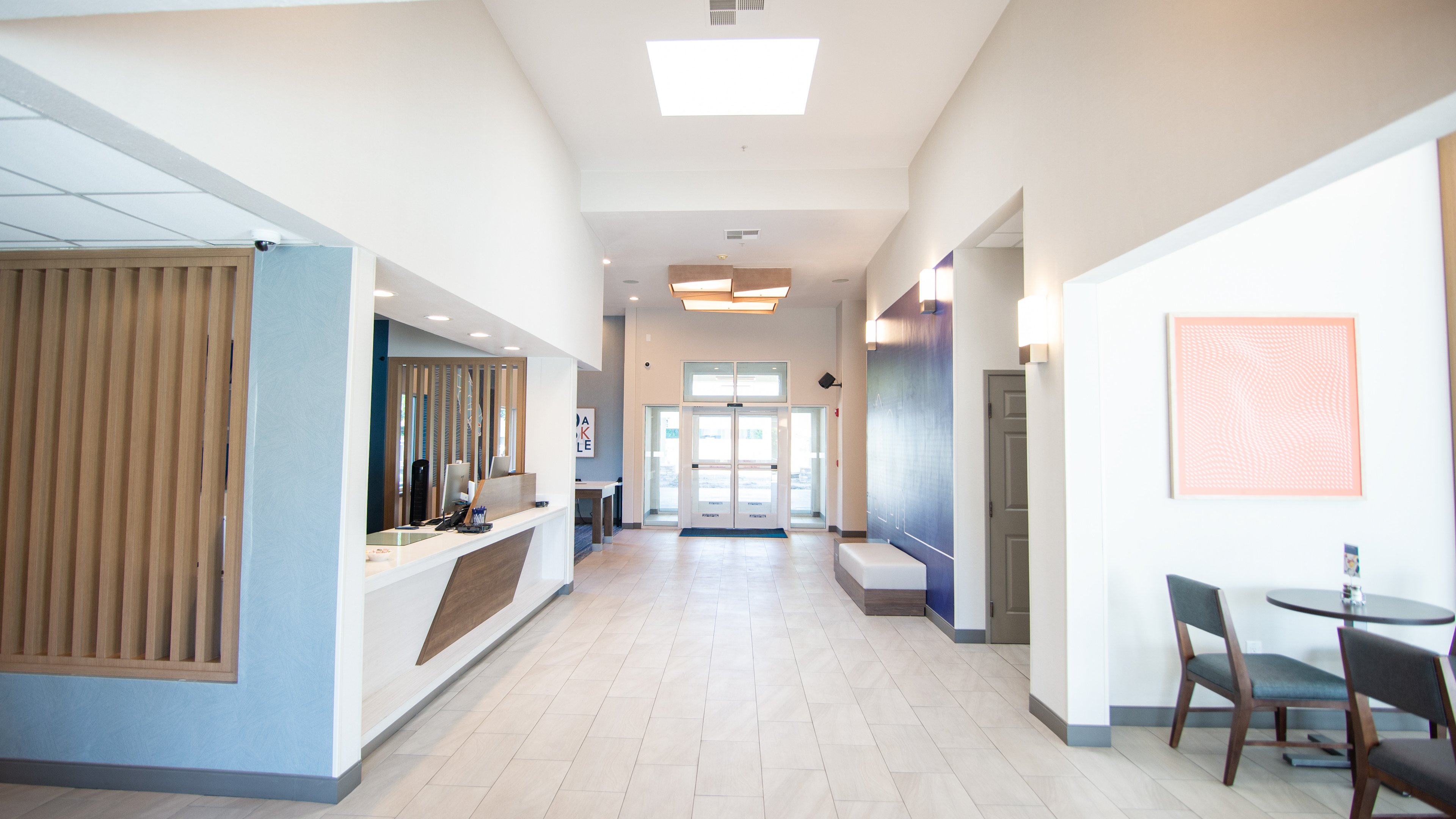 Holiday Inn Express Oakdale 48/72