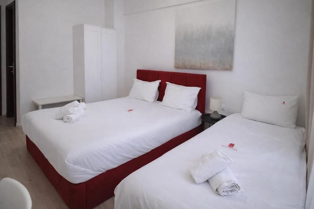 City Plaza Apartments and Rooms 28/49
