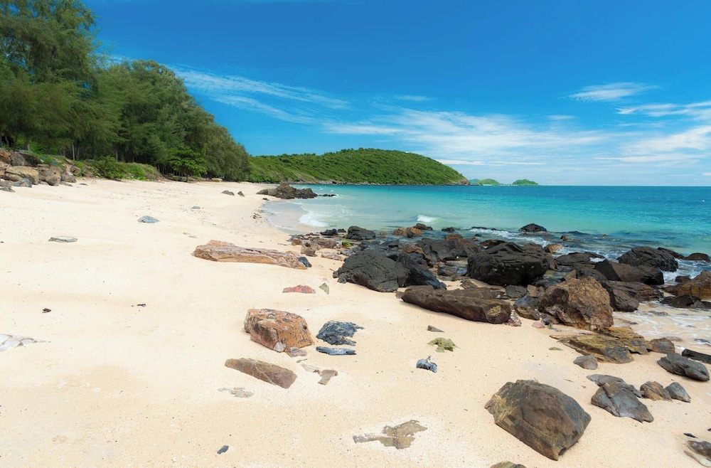 Koh lanta Hotels and Co Working Space 57/65