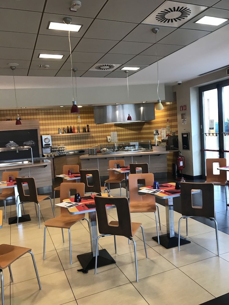 Ibis Como 48/64