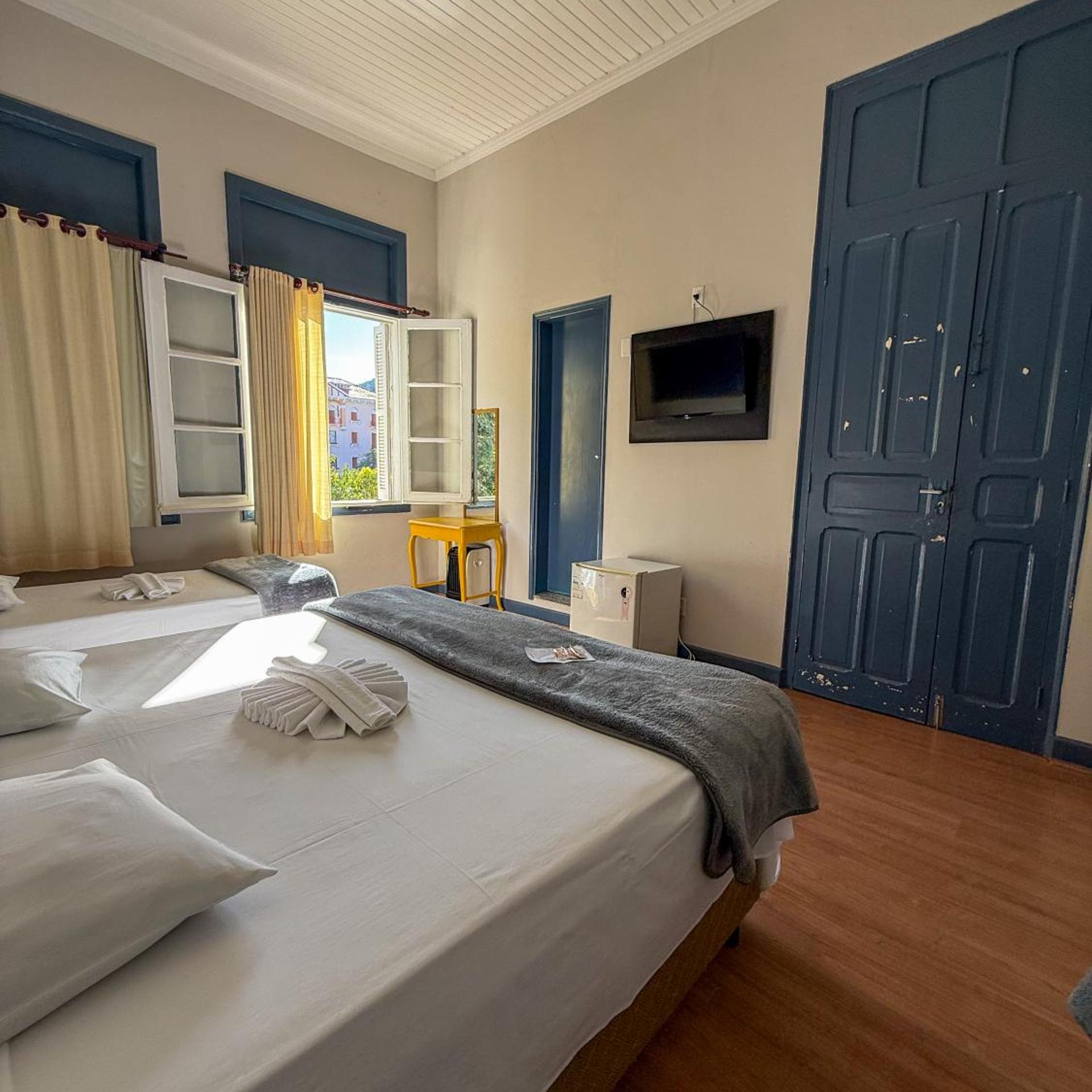 Hotel D Oeste 15/50