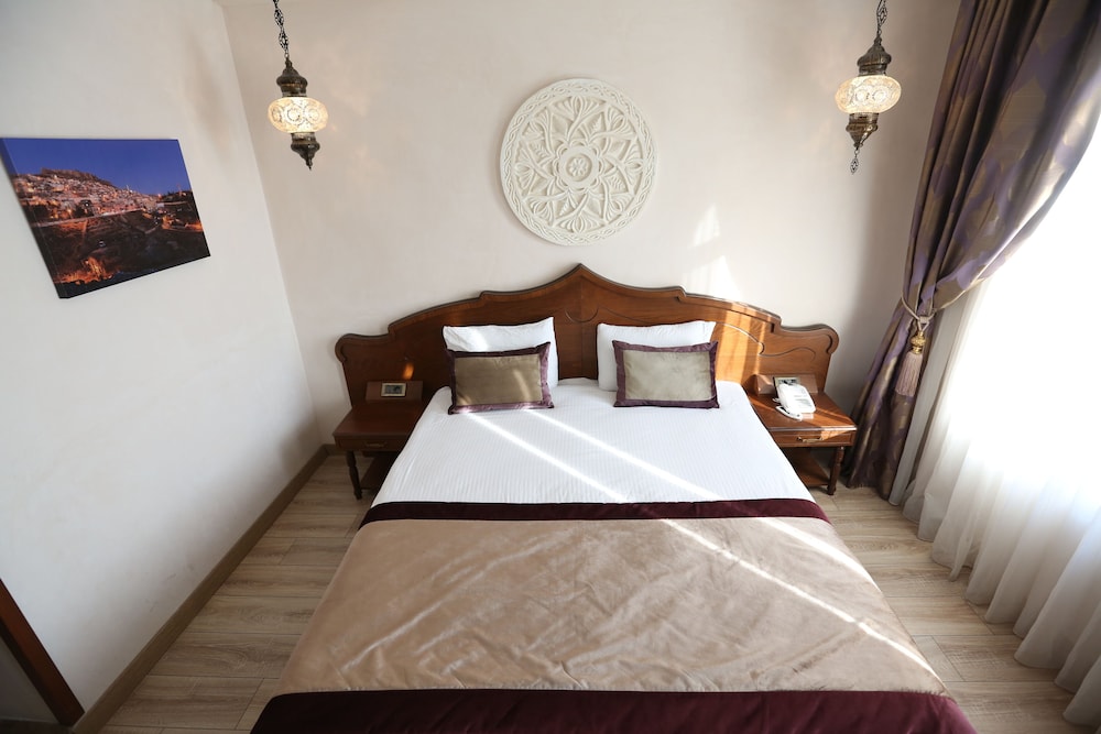 Kaya Ninova Hotel 12/50