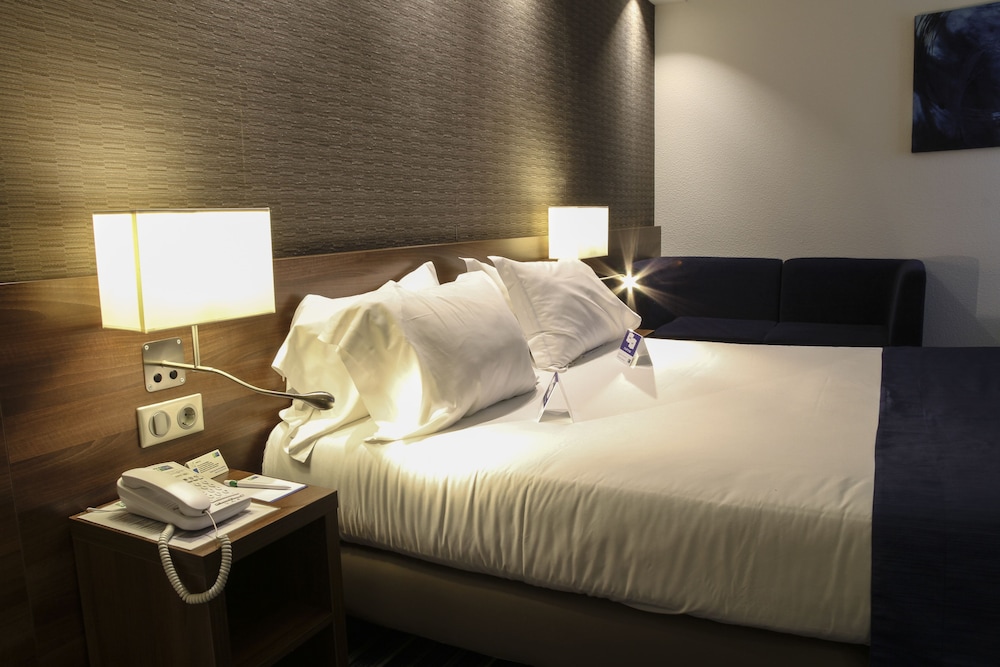 HOLIDAY INN EXPRESS AMIENS 27/73