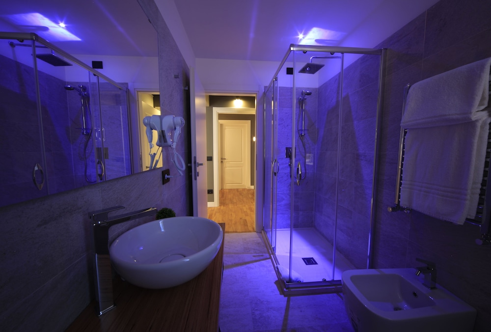 K Rooms 3/49