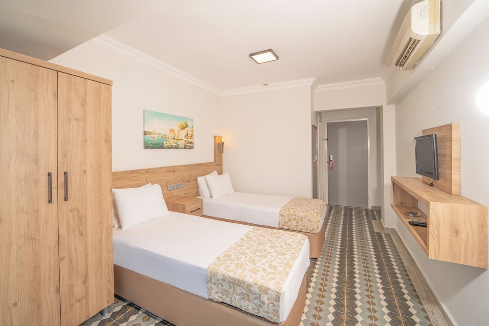 ECONOMY, TWIN BEDS