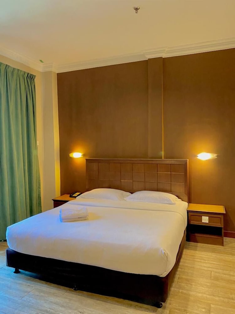 Deluxe, Sea View