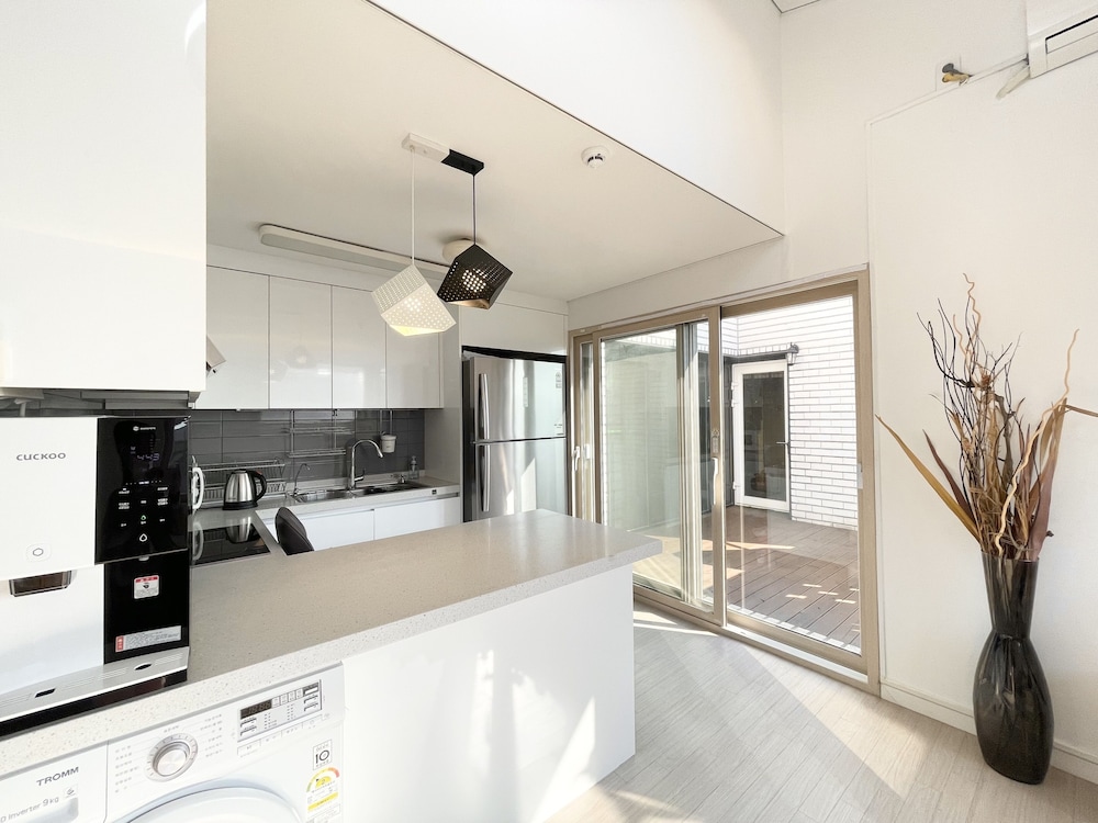 airport guesthouse ko in