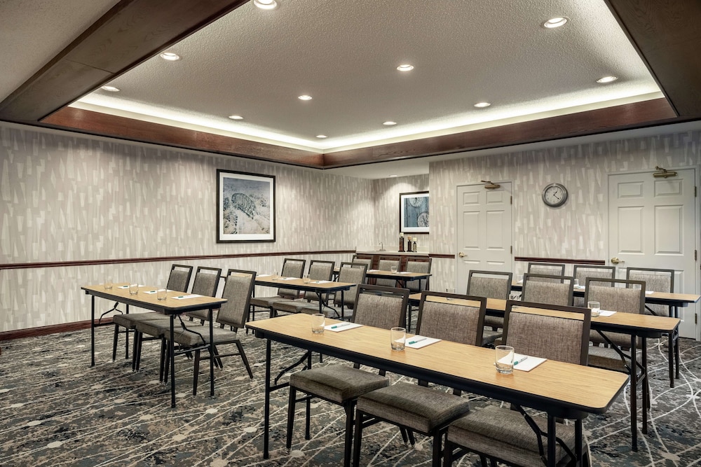 Homewood Suites by Hilton Erie 40/42