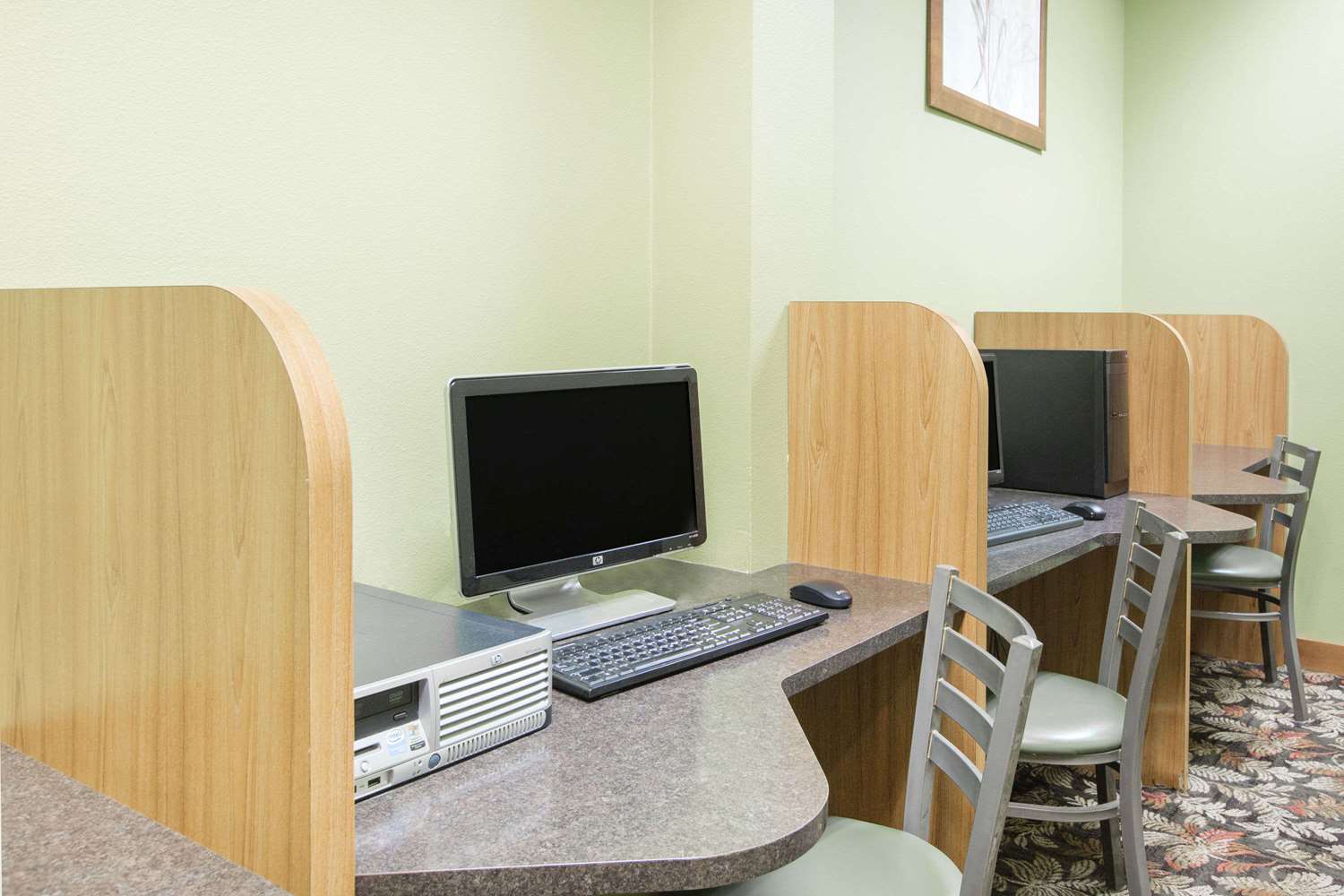 Ramada by Wyndham Des Moines Tropics Resort & Conference Ctr 7/18