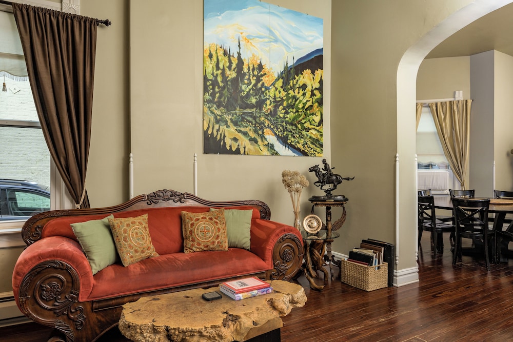 Queen Anne Bed And Breakfast 45/70