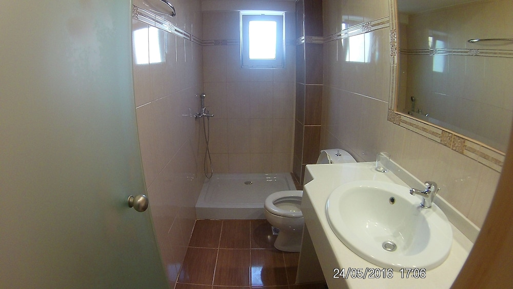 Sirena Apartments 44/46