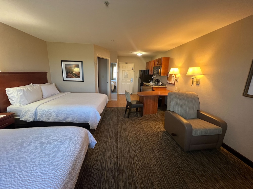 Candlewood Suites Wichita Falls At Maurine Street 8/45