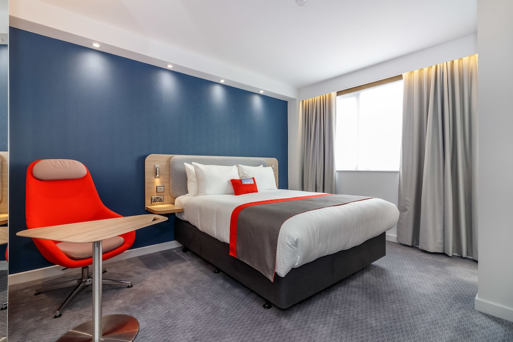 Standard, Double Bed, HOLIDAY INN EXPRESS WIGAN 2/5