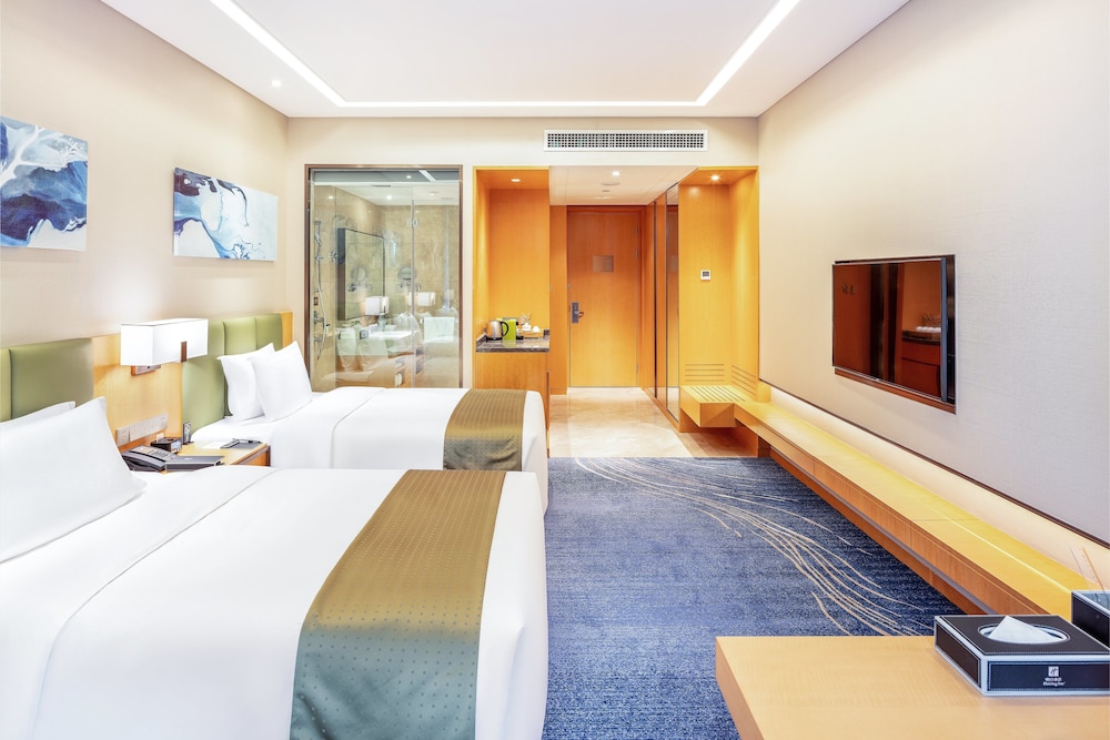 Holiday Inn Neijiang Riverside 22/81