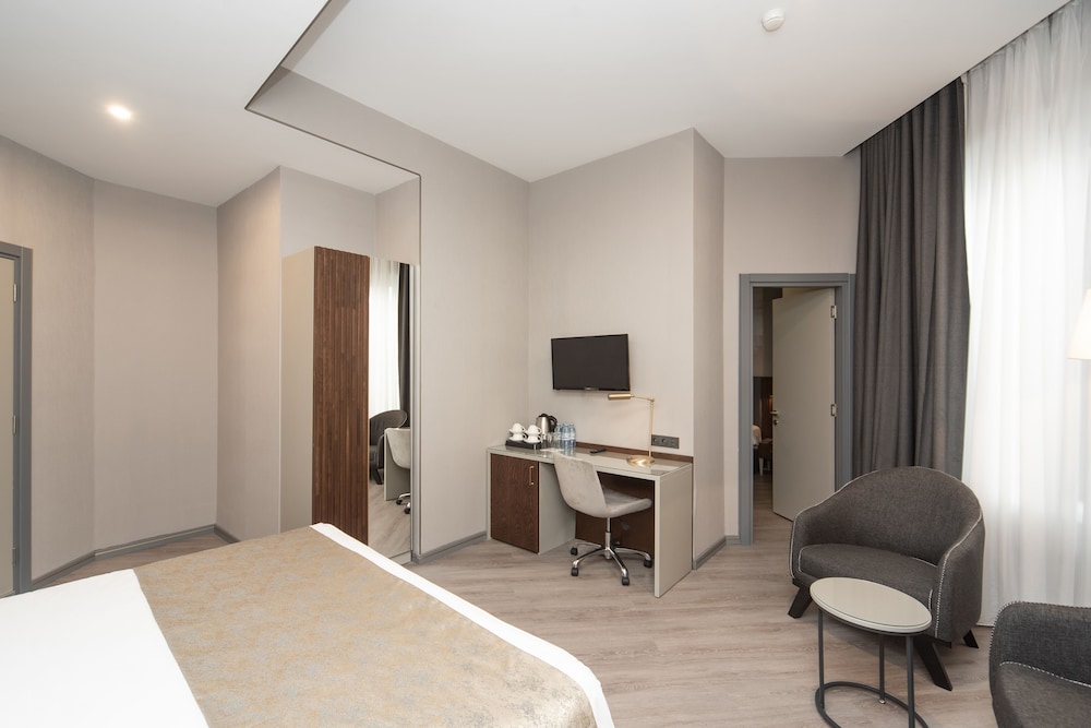 Tbilisi Chambers, Trademark Collection by Wyndham 33/50