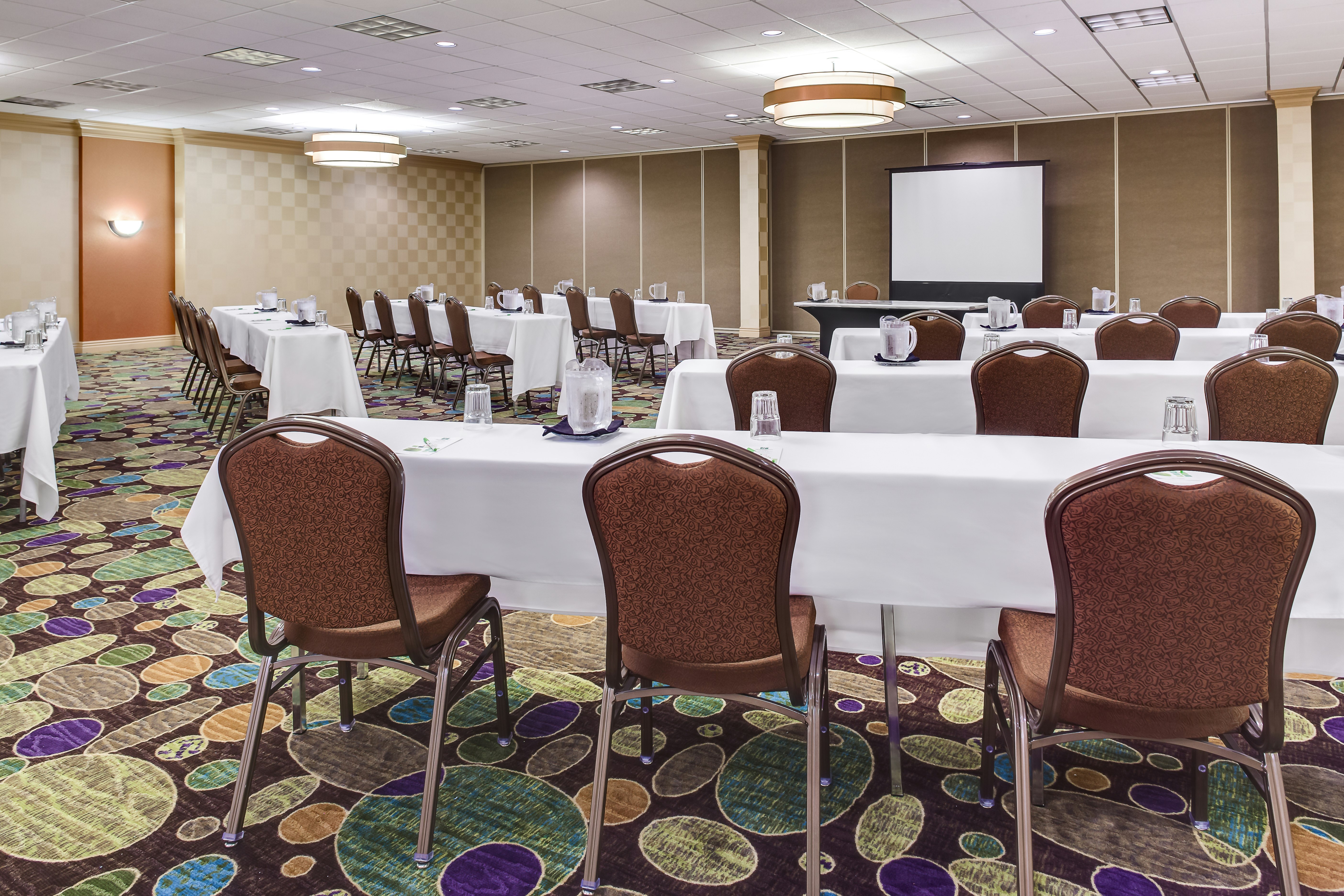 Holiday Inn Hotel And Suites Overland Park West 73/78