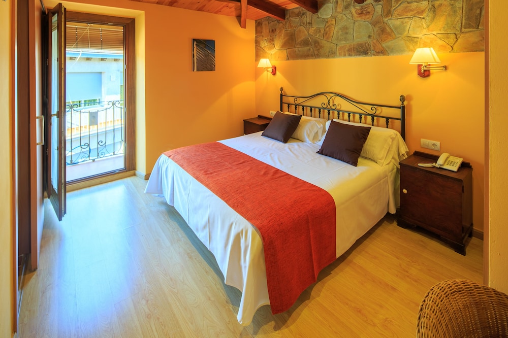 Superior, 1 Queen or 2 Double Beds