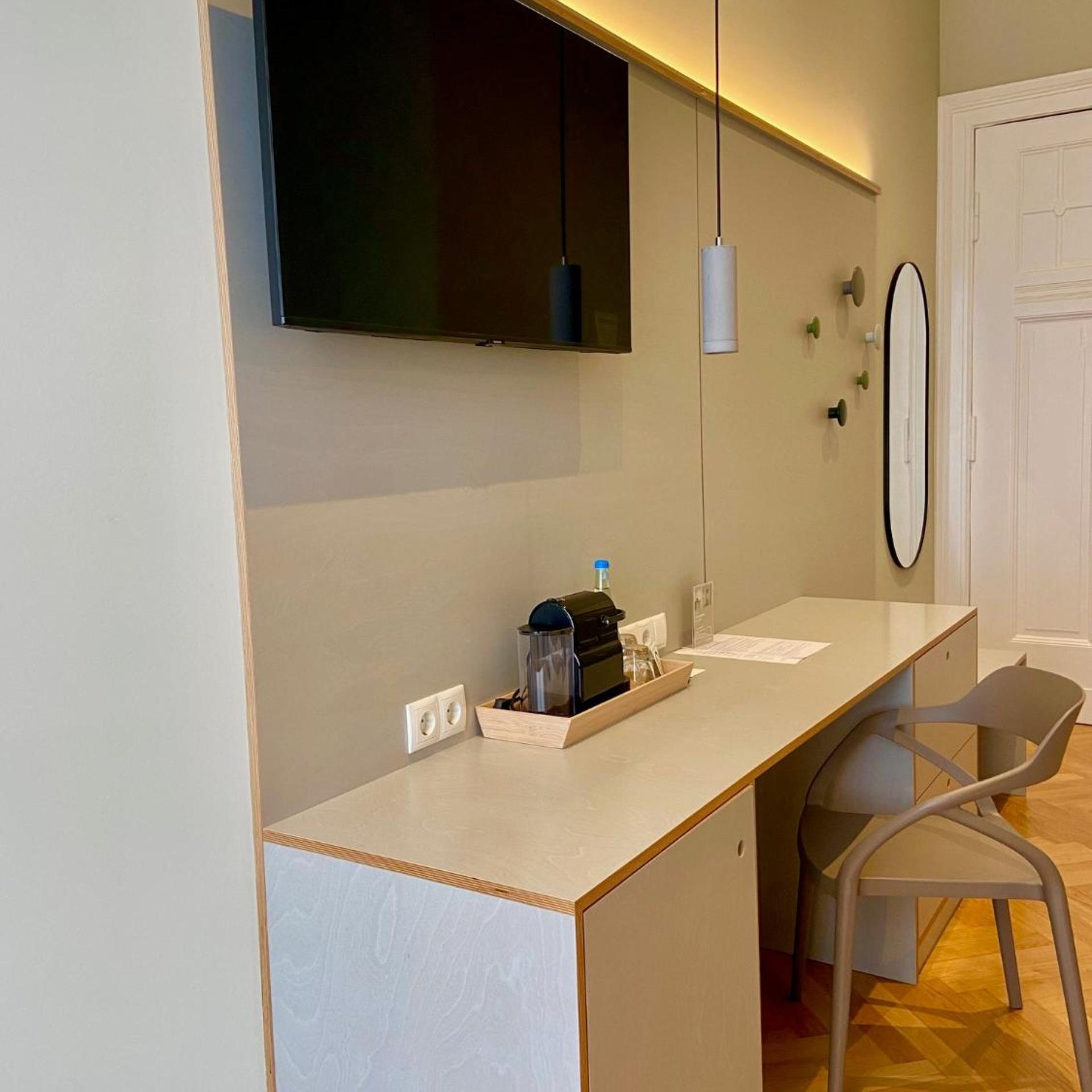 Hotel 38 40/49