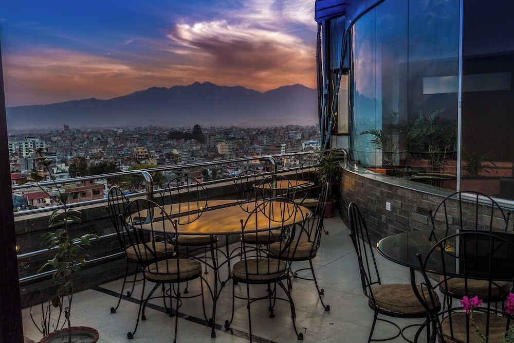 SUMMIT RESIDENCY AIRPORT HOTEL 39/48