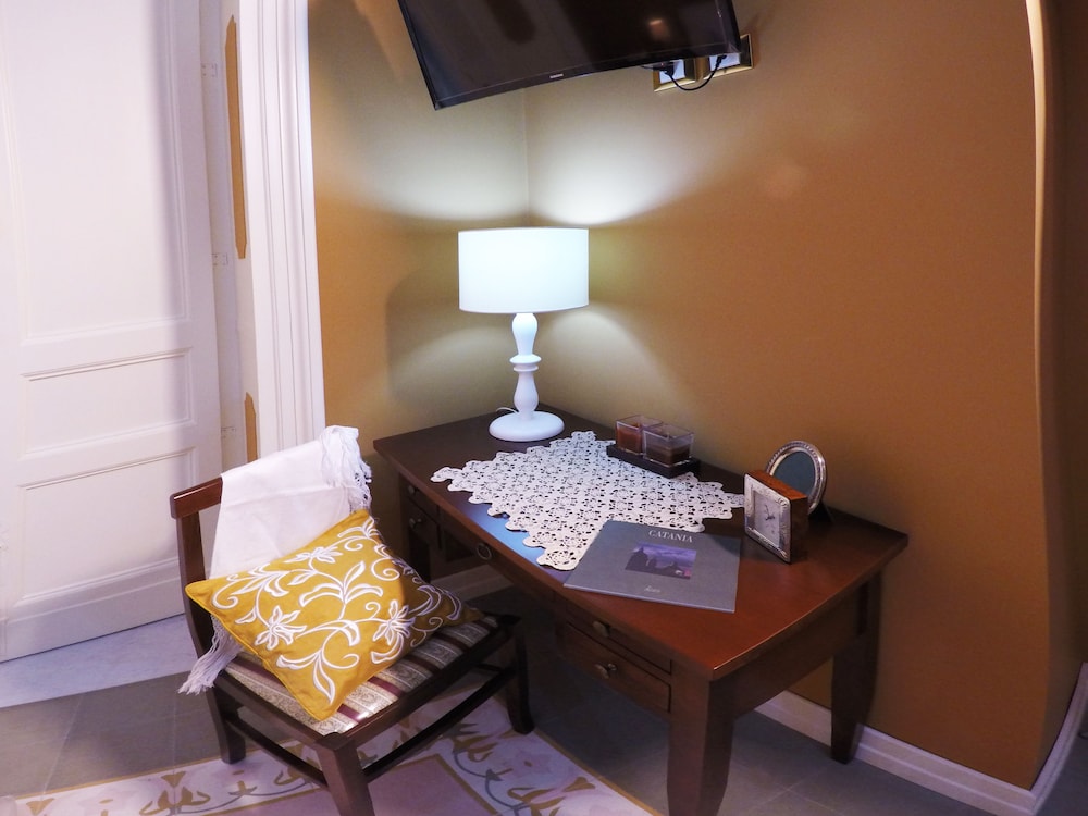 Art Fashion House Luxury Rooms 23/35