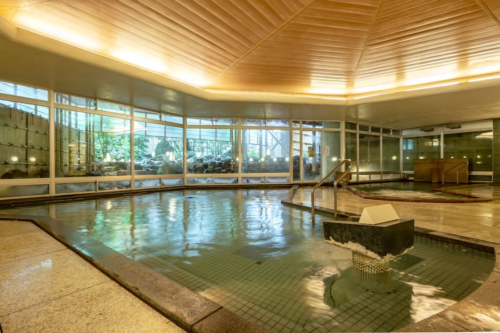 Tsukioka Hotel 38/61