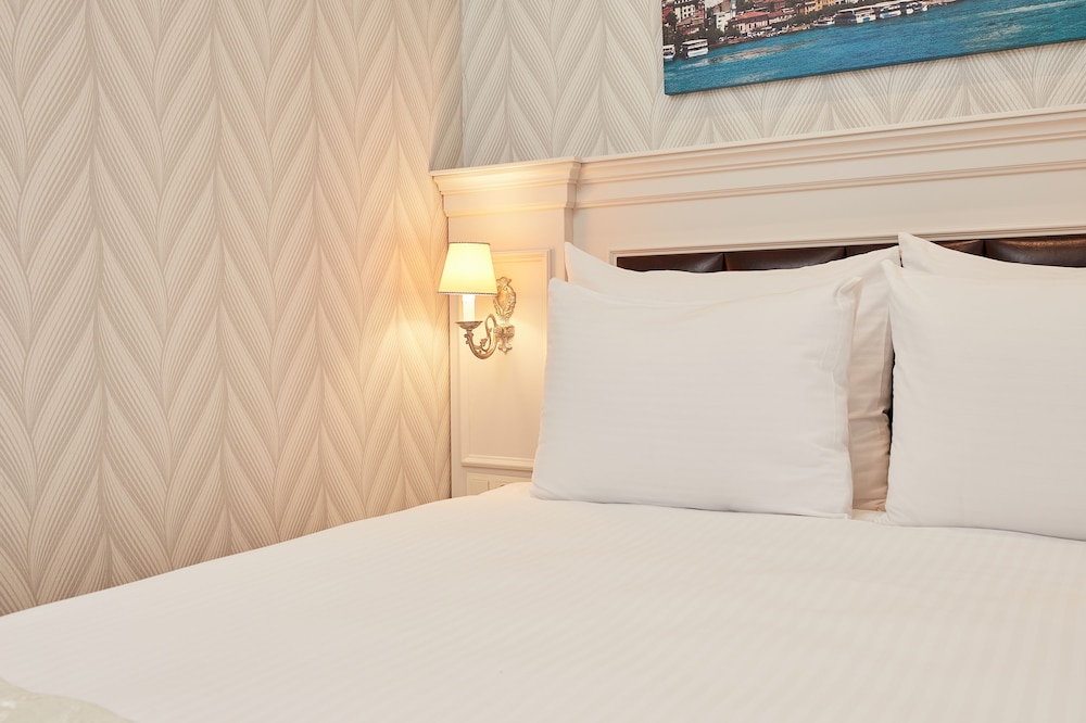 Albinas Hotel 20/65