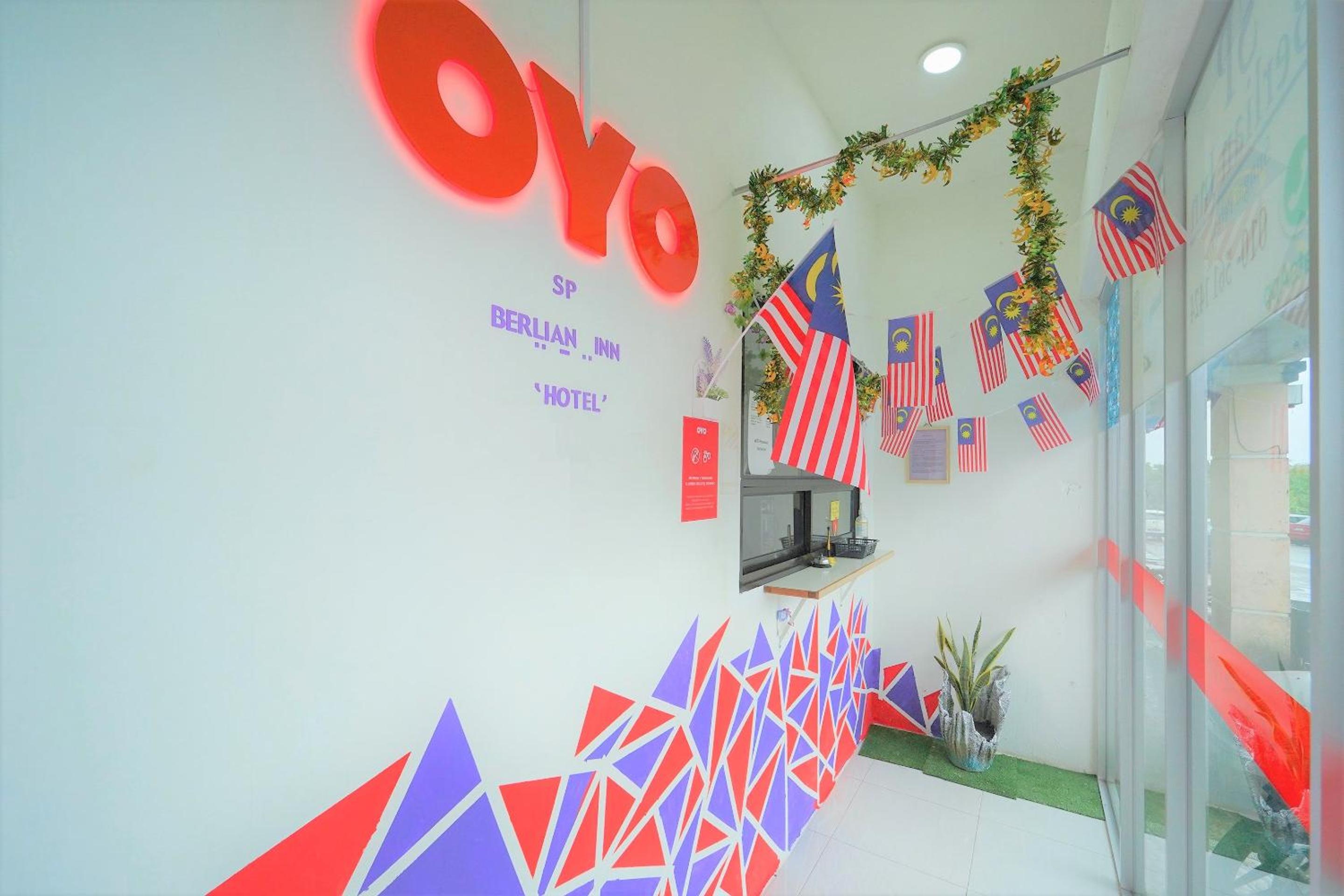 OYO 89820 Sp Berlian Inn 19/21
