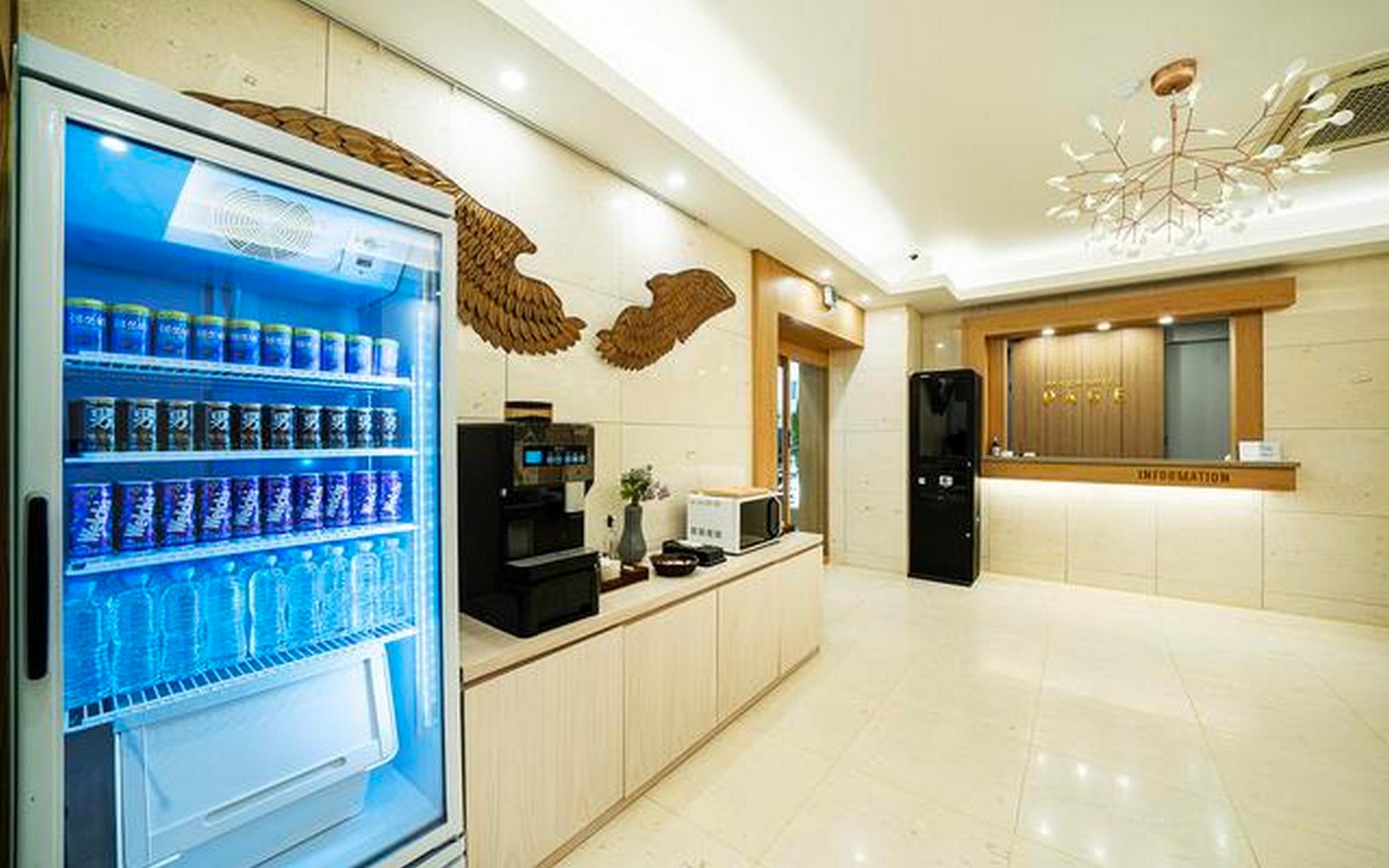 Hotel Page