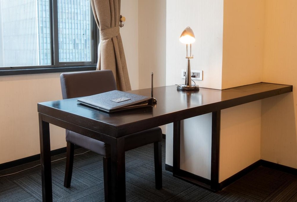 Sakura Hotel 35/40