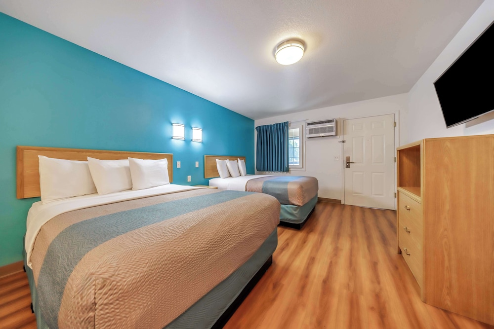 Motel6 Canby, OR 13/25