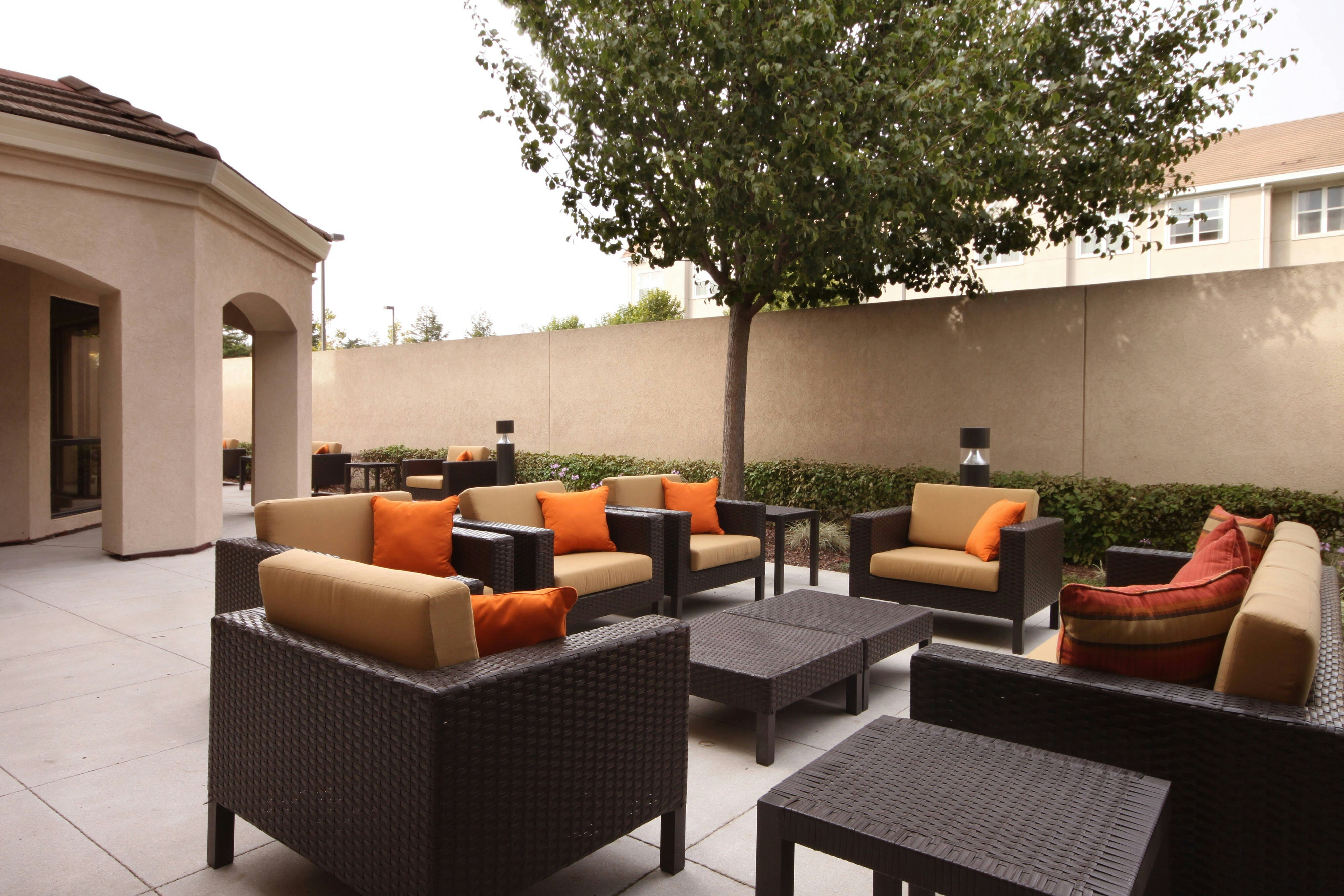 Courtyard by Marriott Salinas Monterey 5/13