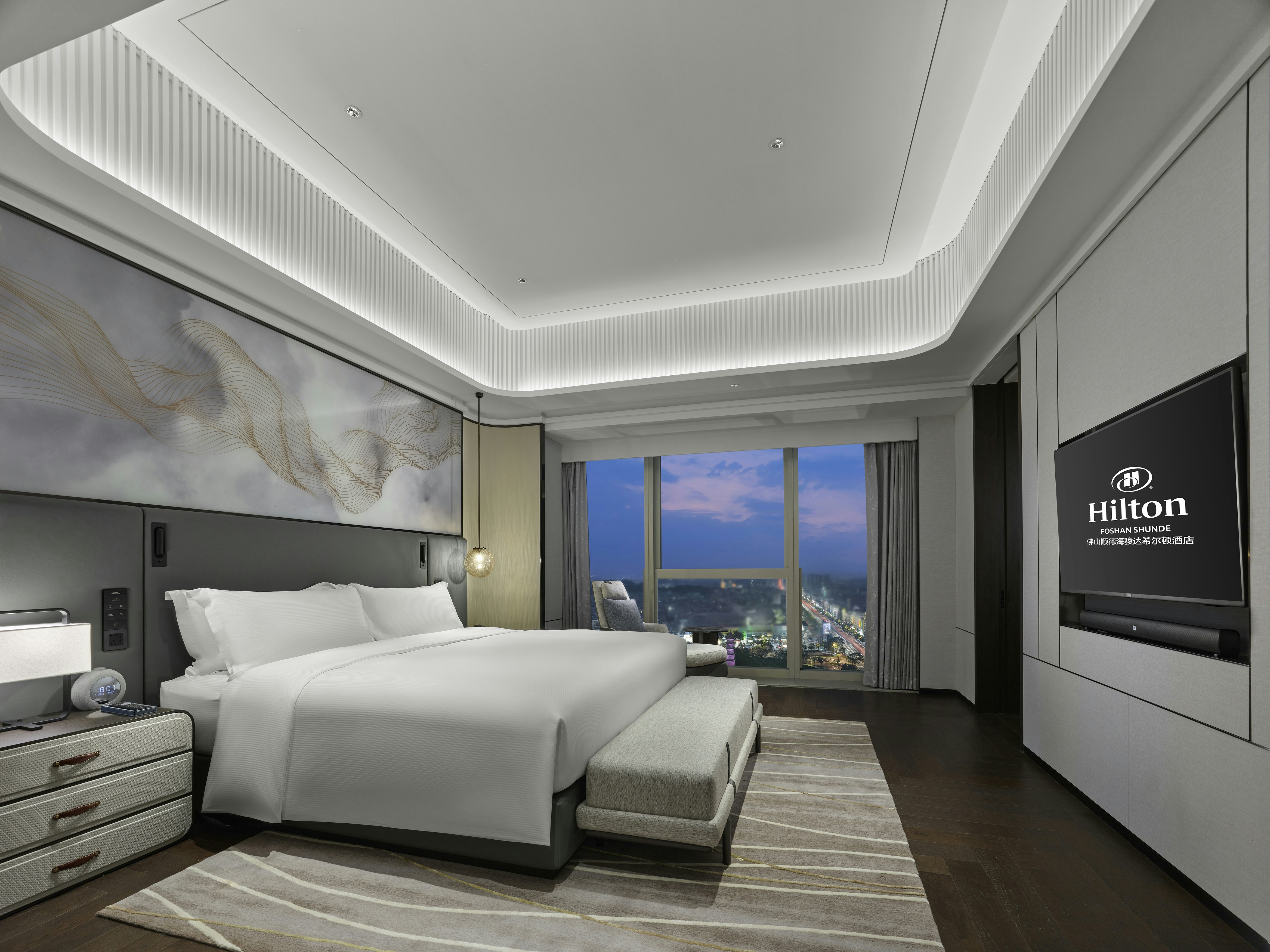 PRESIDENTIAL, SUITE, KING BED