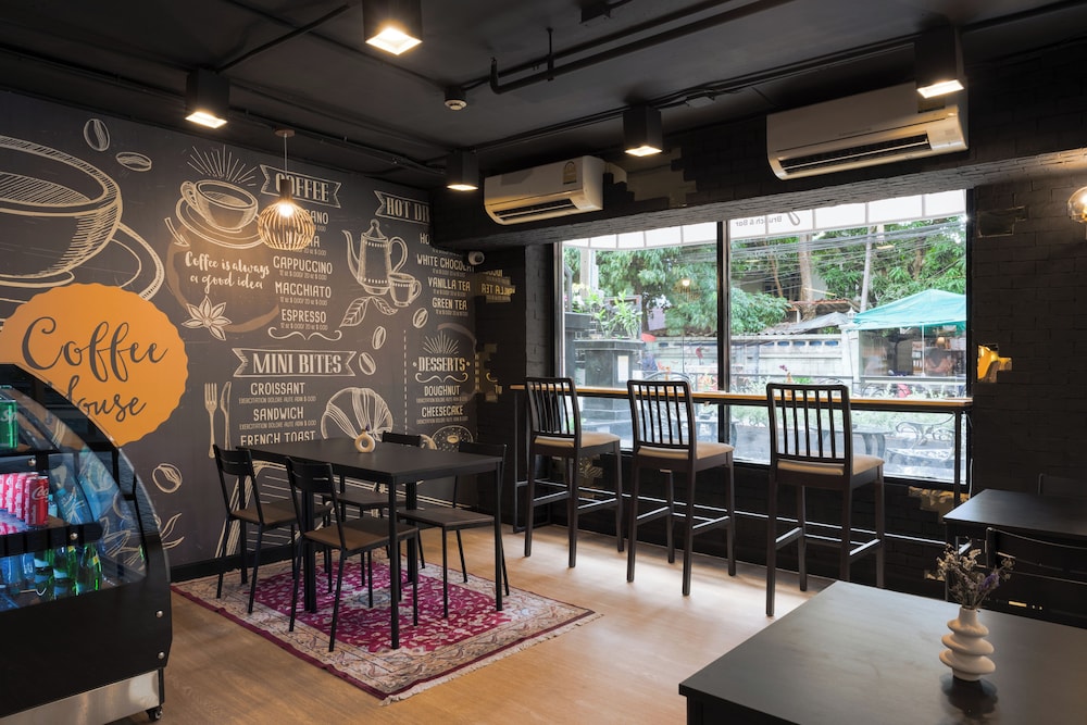 Skye Hotel Bangkok 49/58
